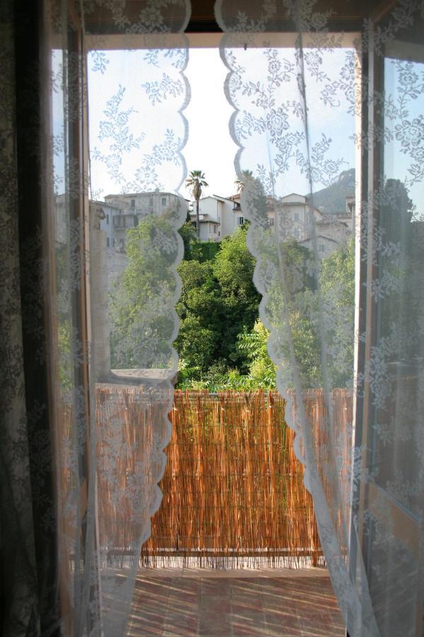 Mini Appartamento "Il Nido Del Picchio" Ascoli Piceno Exterior foto